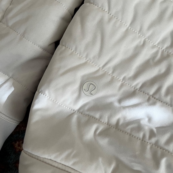 Lululemon Dynamic Movement Hoodie ivory 8 puffer pull on - Picture 5 of 7